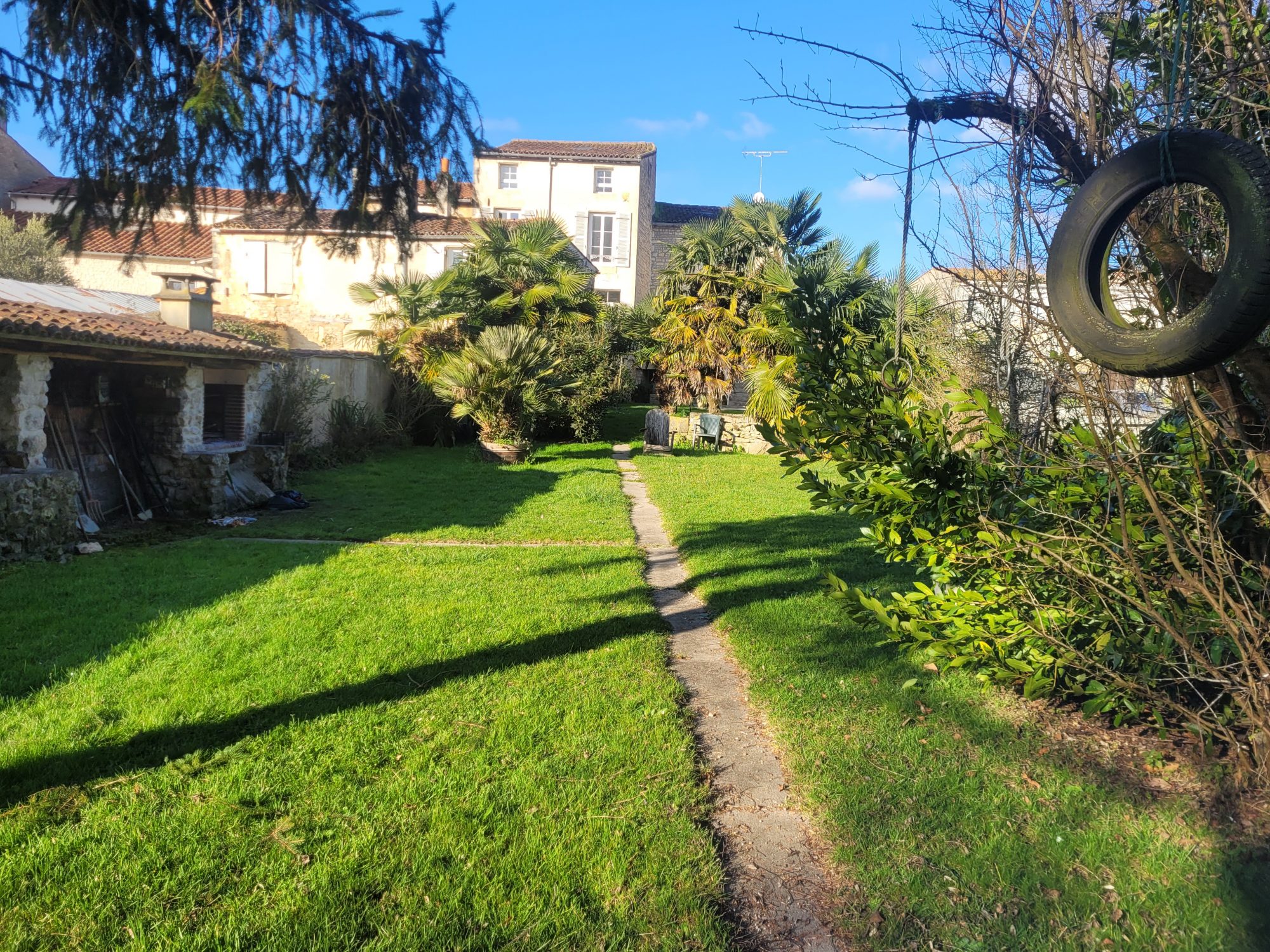 Maison 6 pièces 154 m² · à St Jean D Angely · 154 m² · 139 000 €