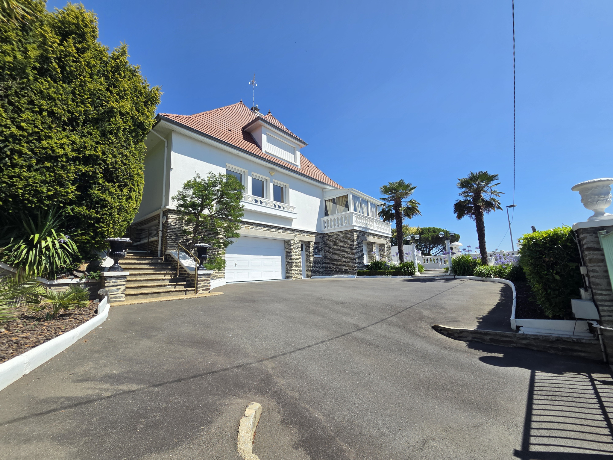 Maison 7 pièces 281 m² · à St Lo · 281 m² · 398 700 €