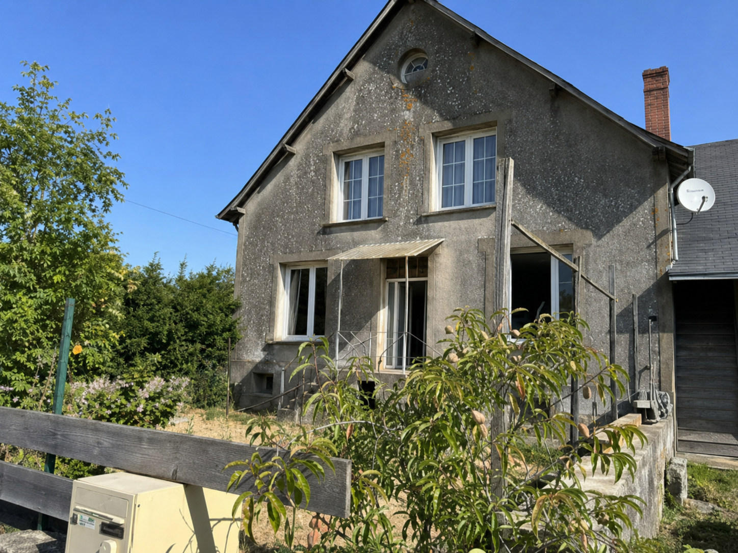 Maison 10 pièces 232 m² · à St Laurent en Gatines · 232 m² · 189 900 €