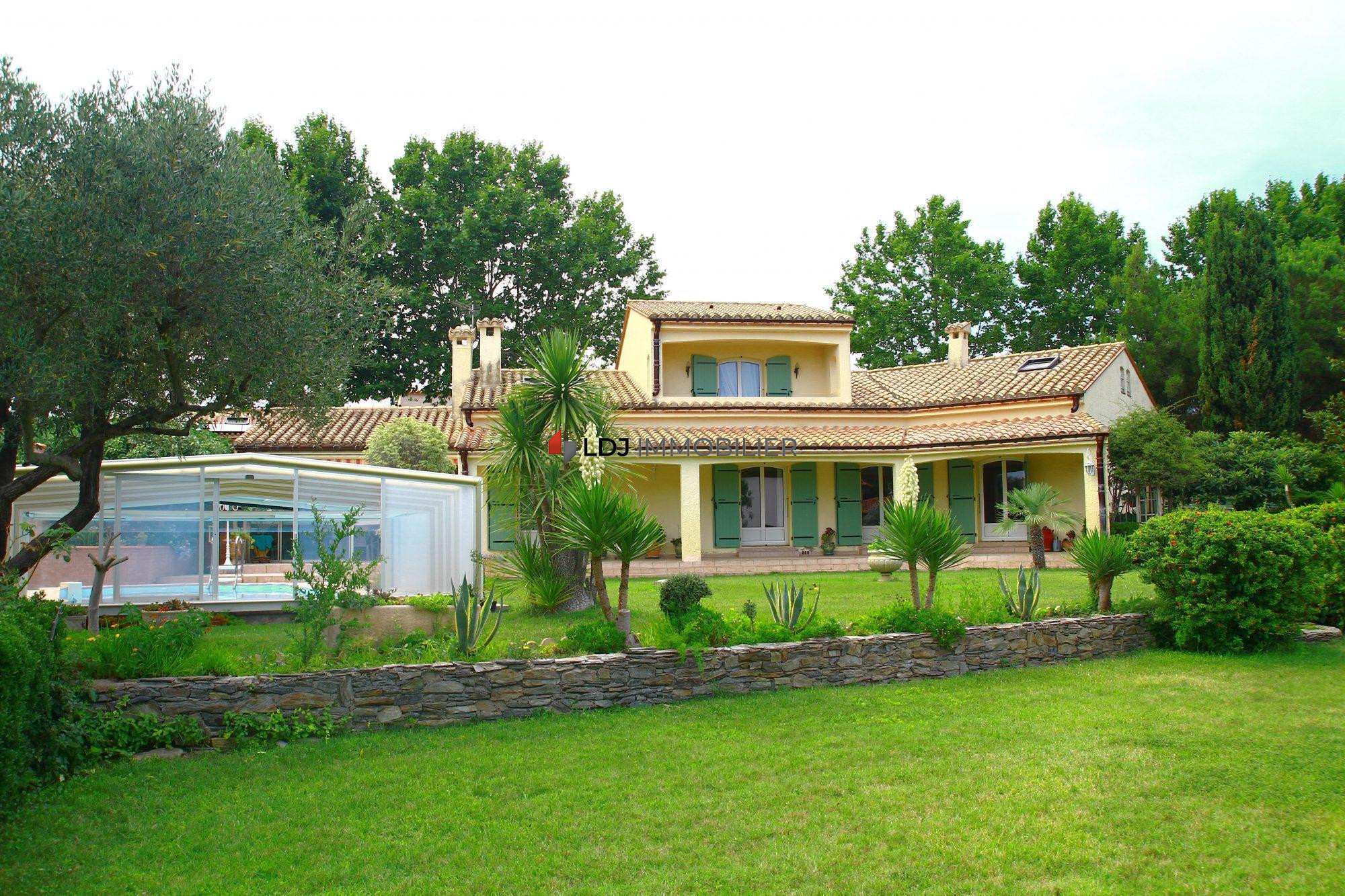 Maison 7 pièces 200 m² · à Canohes · 200 m² · 599 000 €