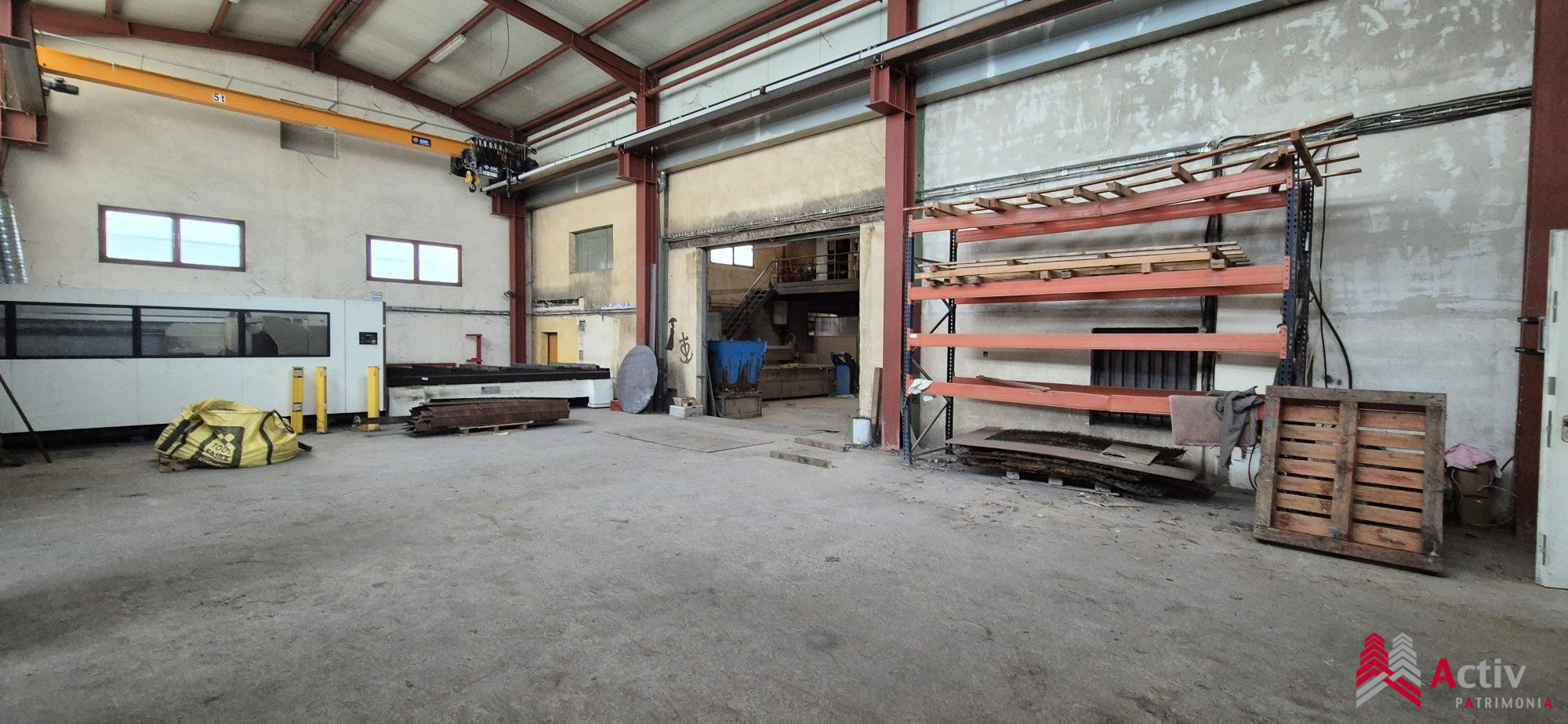 Local commercial 582 m² · à Fourques · 582 m² · 600 000 €