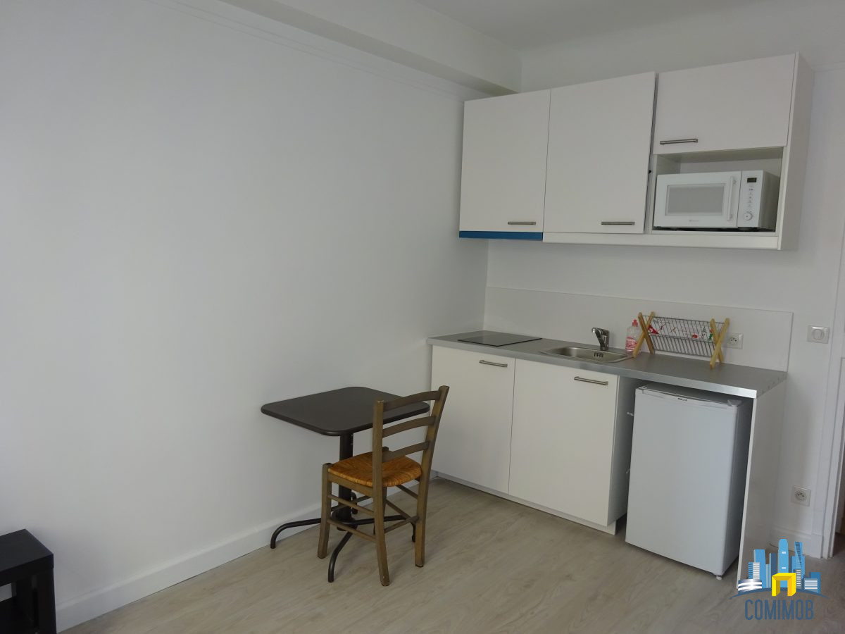 Appartement 1 pièce 17m² COURBEVOIE 92400 photo 2