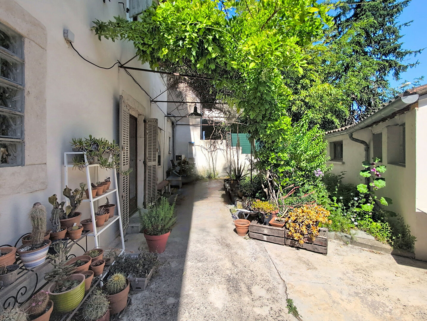 Maison – AVIGNON VAUCLUSE PROVENCE-ALPES-COTE-D-AZUR - Vue 2
