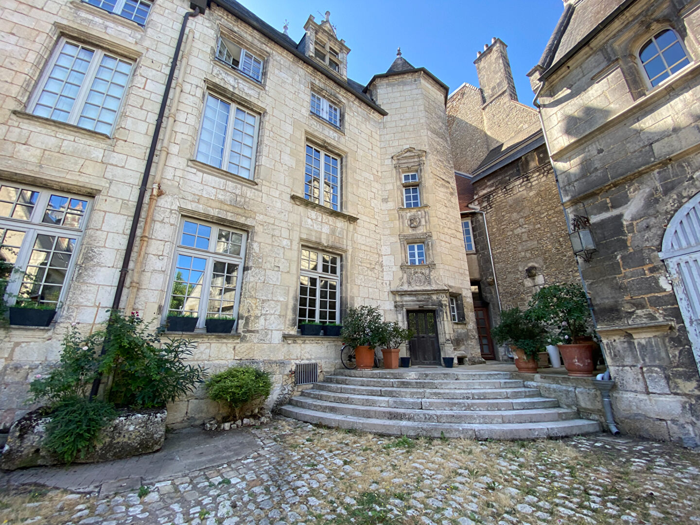 Appartement 4 pièces 133 m² · à Bourges · 133 m² · 995 €/mois