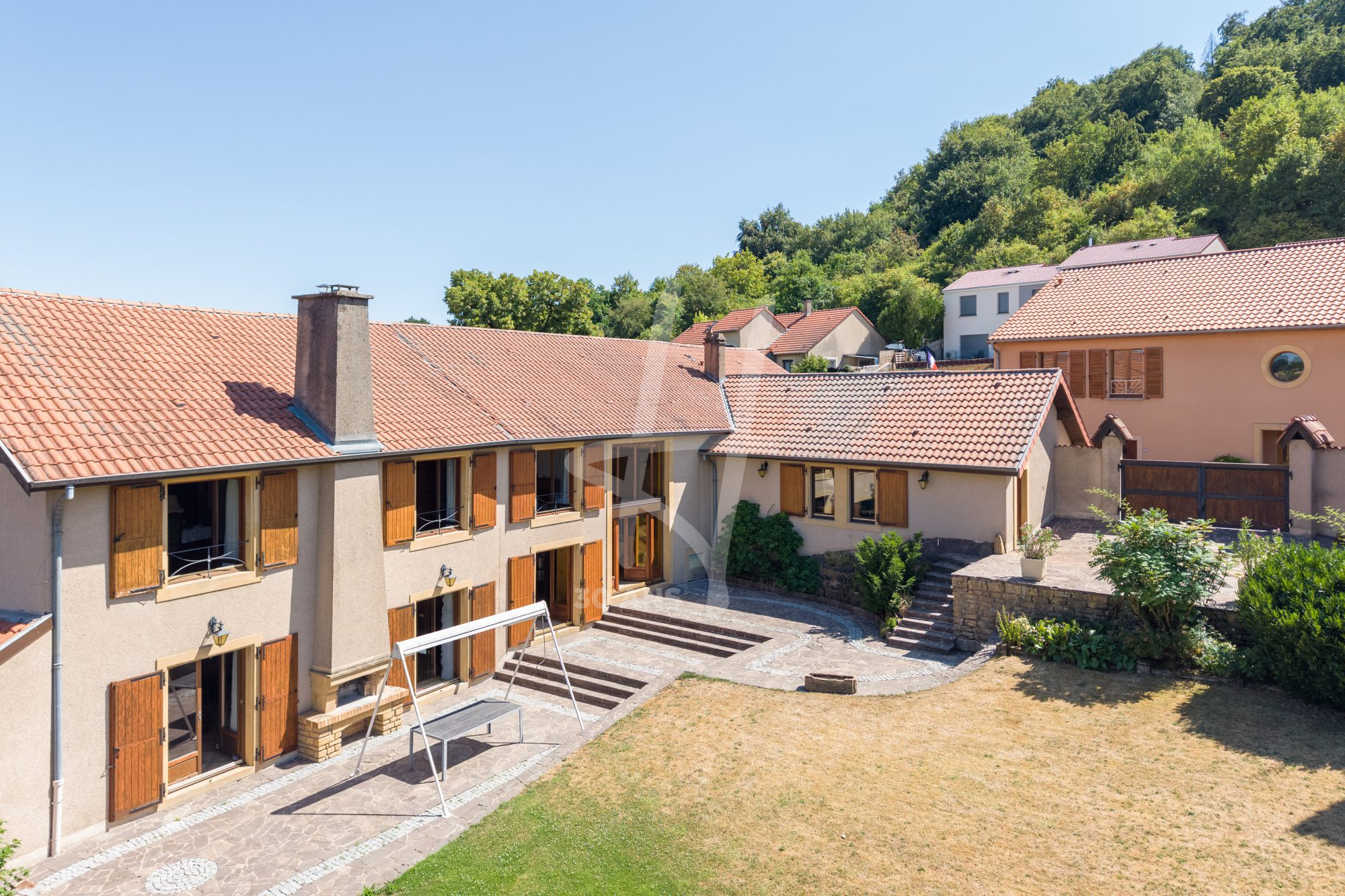 Maison 7 pièces 305 m² · à Norroy le Veneur · 305 m² · 624 000 €