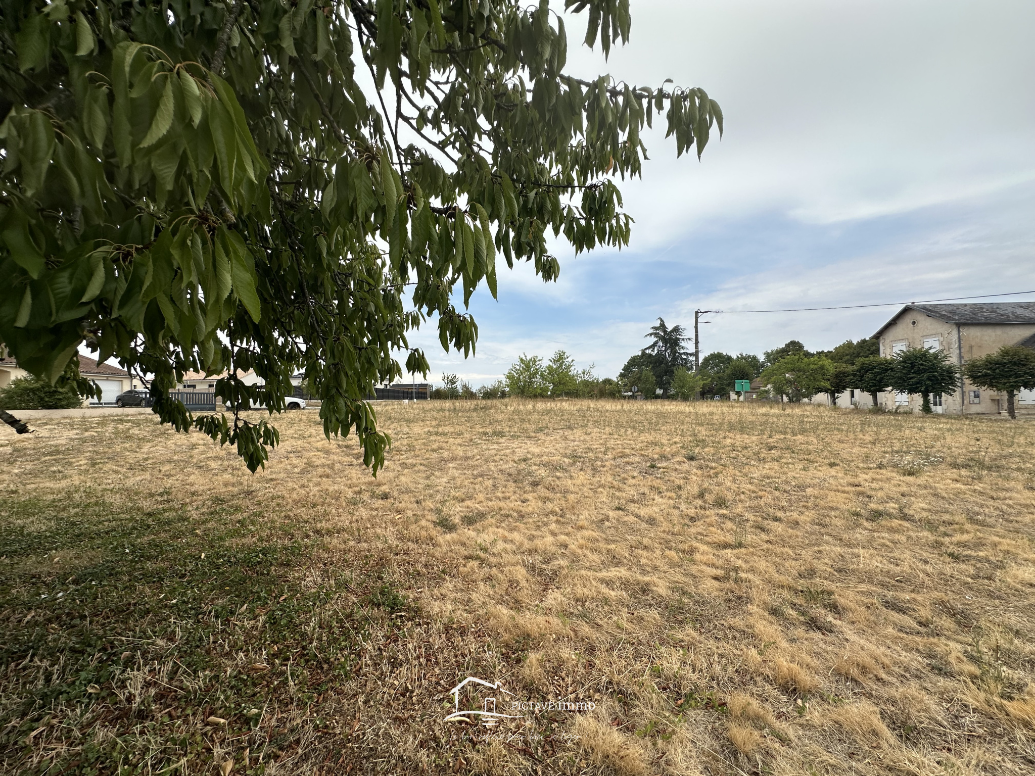 Terrain 920 m² · à Cloue · 920 m² · 38 460 €
