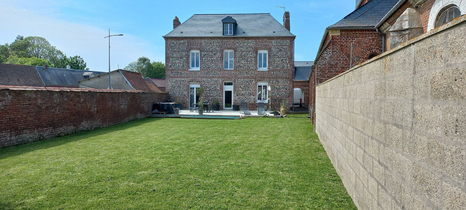 Maison 7 pièces 172 m² · à Etalondes · 172 m² · 330 600 €