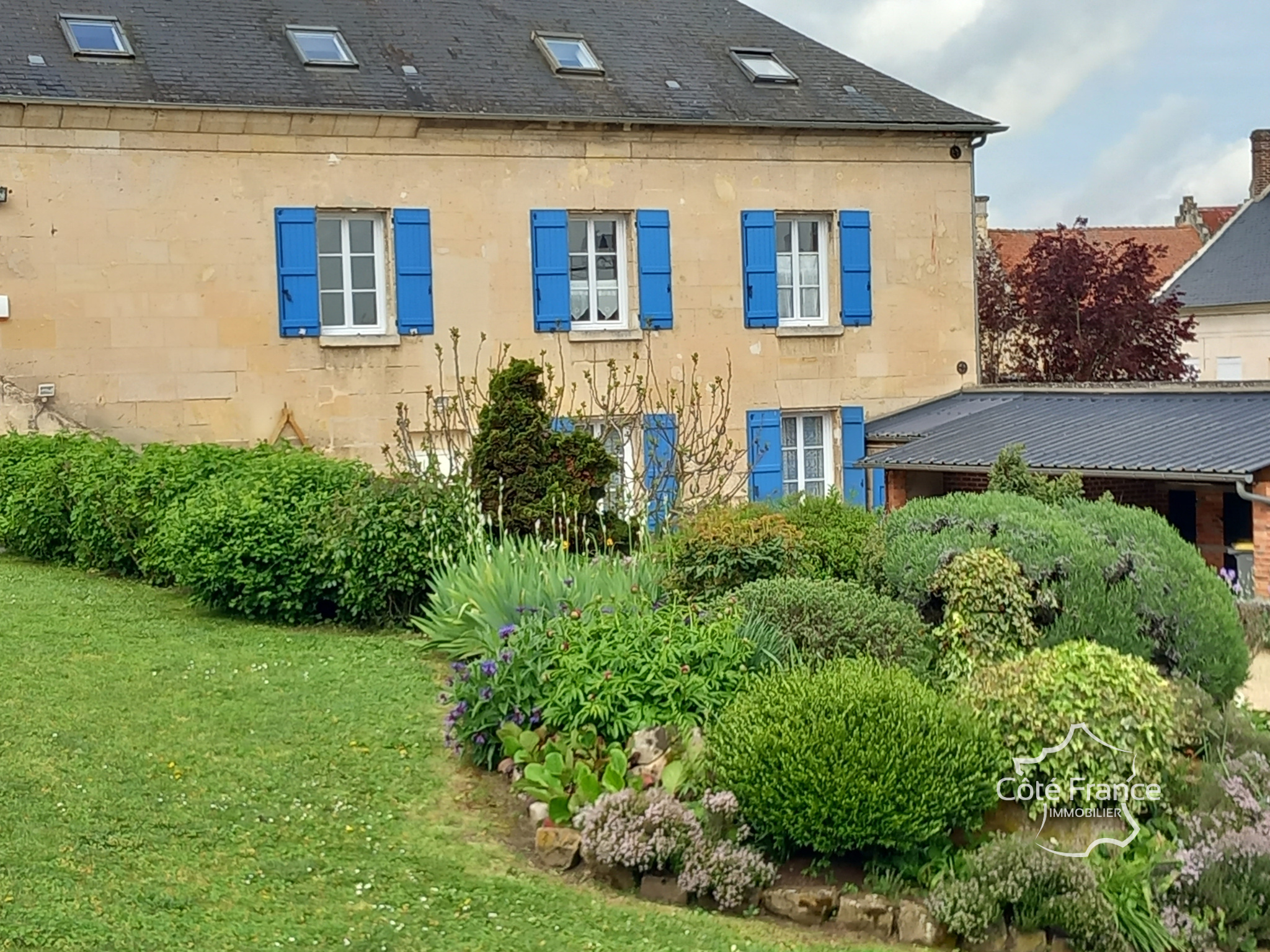Maison 7 pièces 250 m² · à Ressons le Long · 250 m² · 313 000 €
