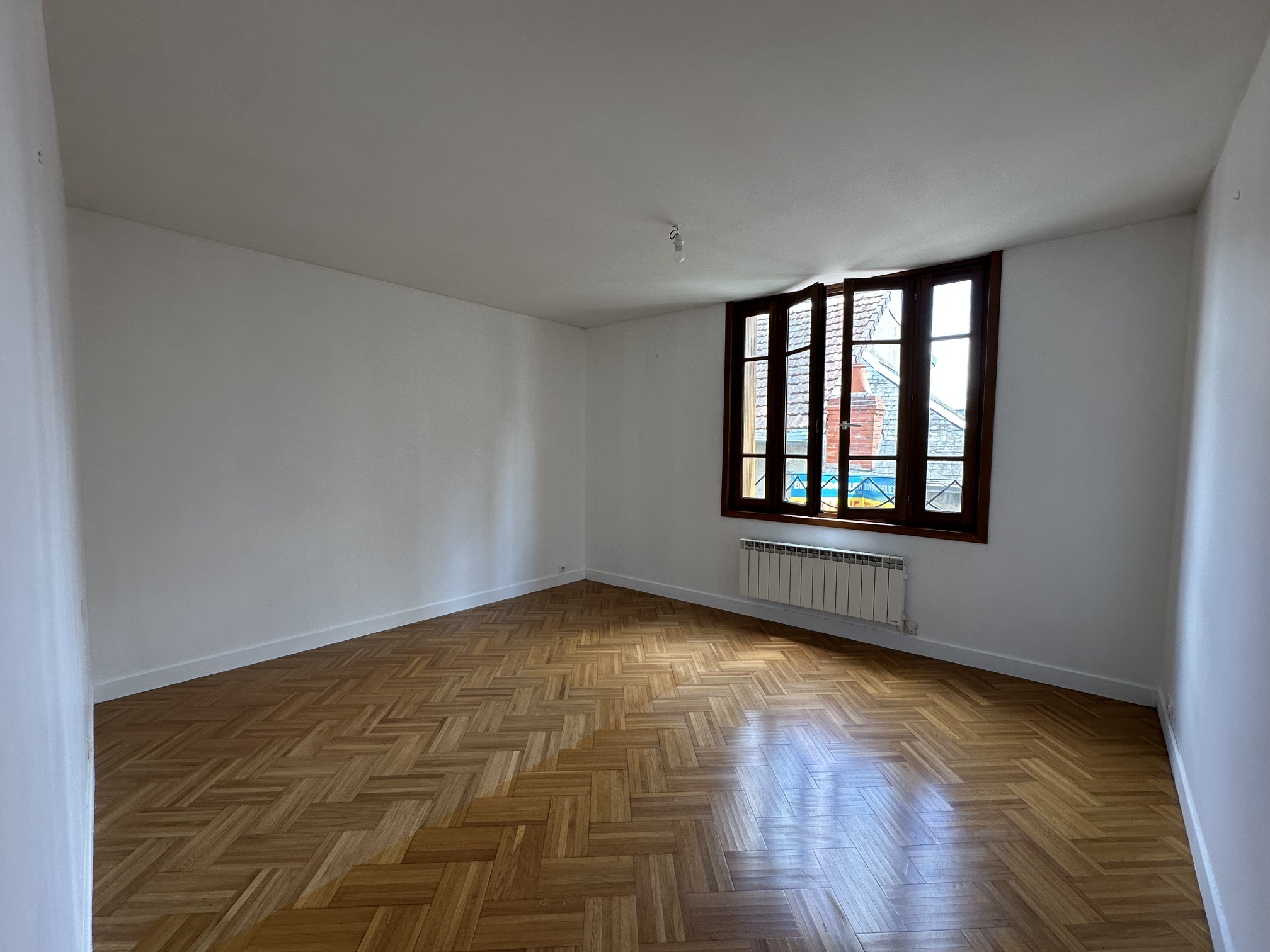 Maison – Issoudun, Indre - Plus