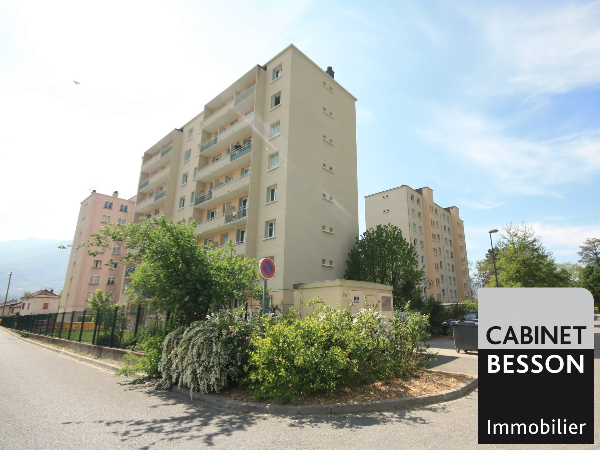 Location Parking ST EGREVE 38120 - Vue 2