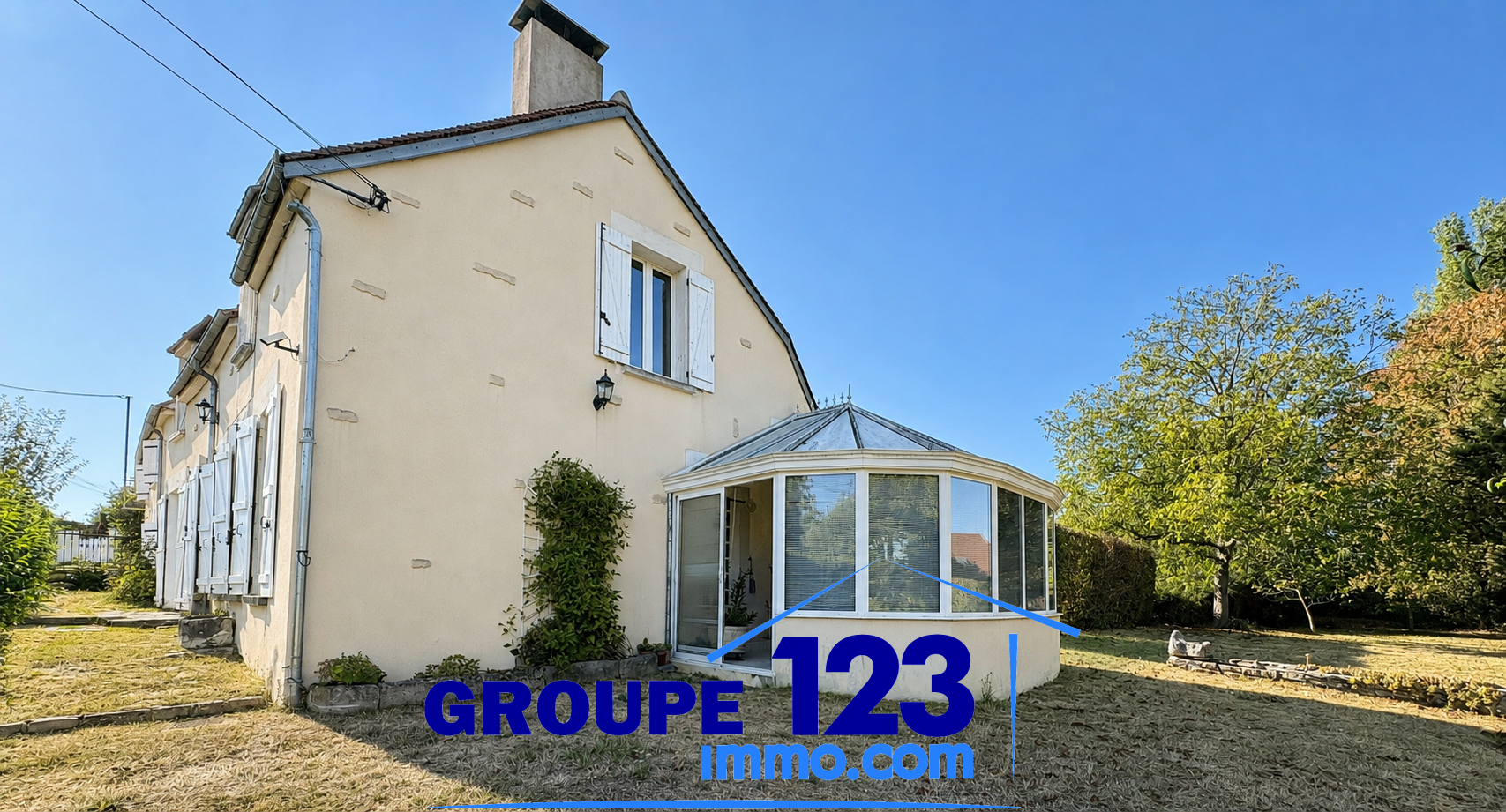 Maison 6 pièces 195 m² · à Escamps · 195 m² · 199 900 €