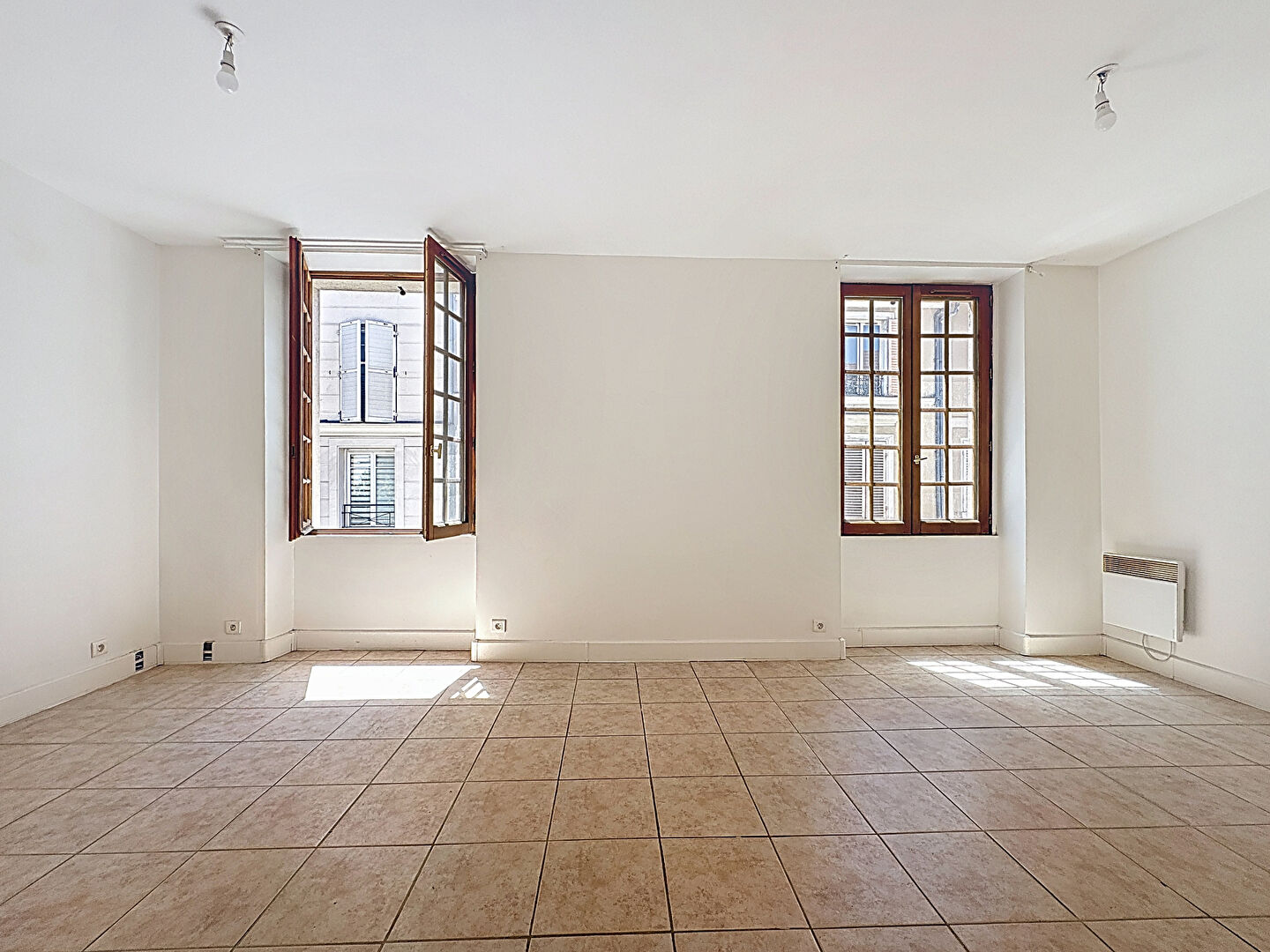 Appartement 1 pièce 27m² PUTEAUX 92800 photo 2