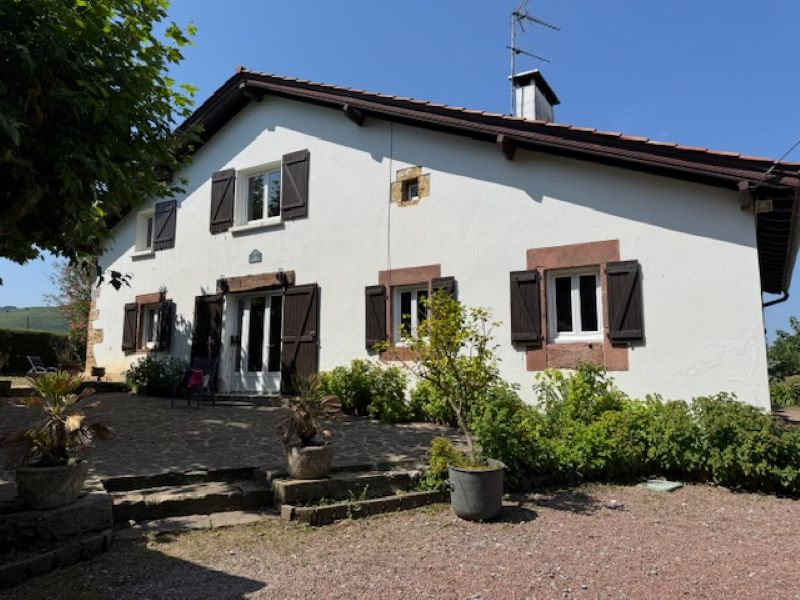 Maison 11 pièces 395 m² · à Lecumberry · 395 m² · 595 000 €