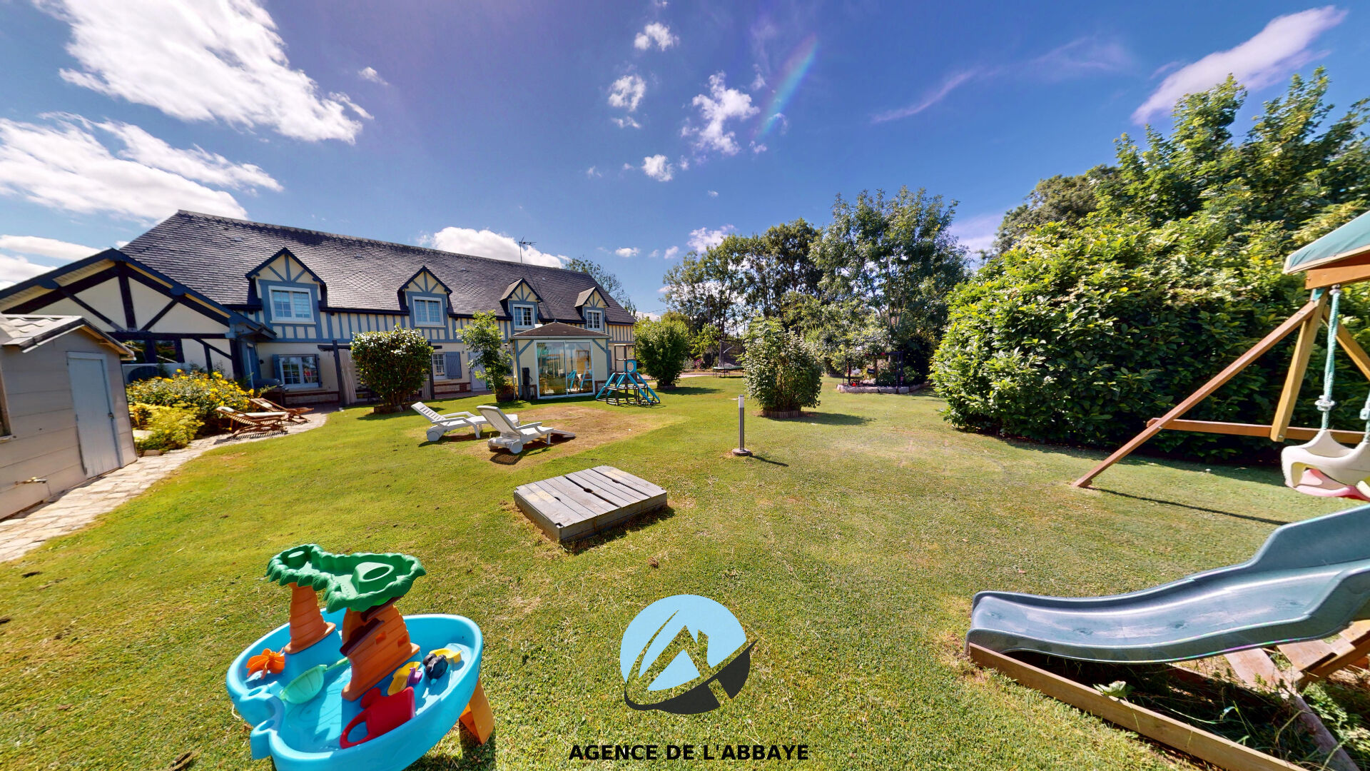 Maison 8 pièces 246 m² · à Montivilliers · 246 m² · 560 000 €