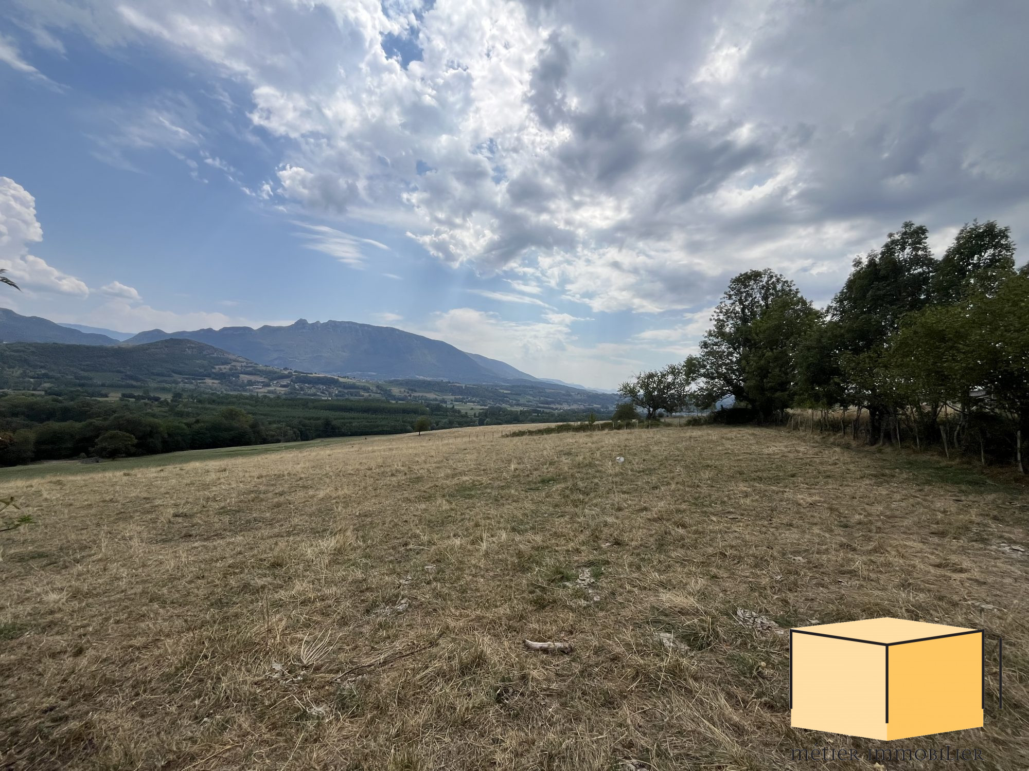 Achat Terrain 887m² PARVES ET NATTAGES 01300 - Vue 3