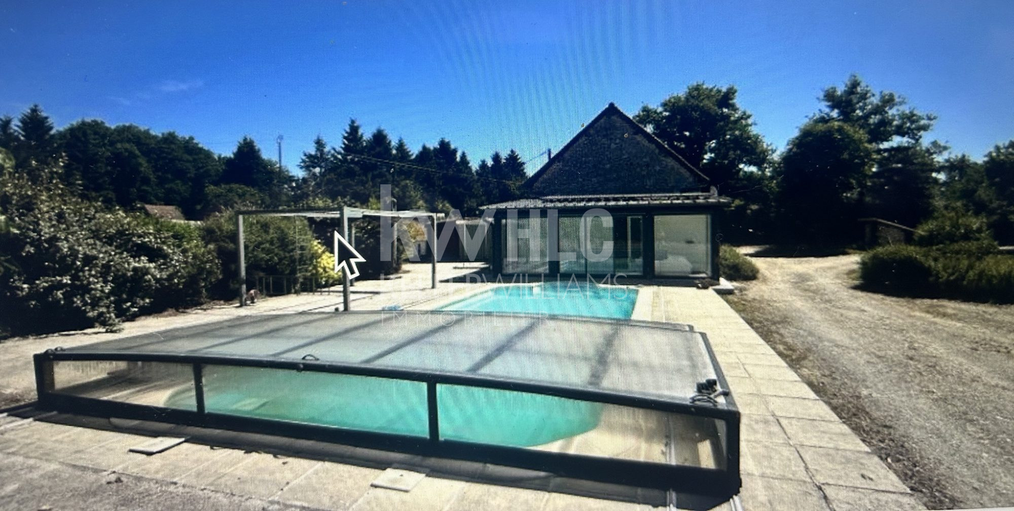 Maison 5 pièces 177 m² · à St Hilaire les Places · 177 m² · 295 000 €
