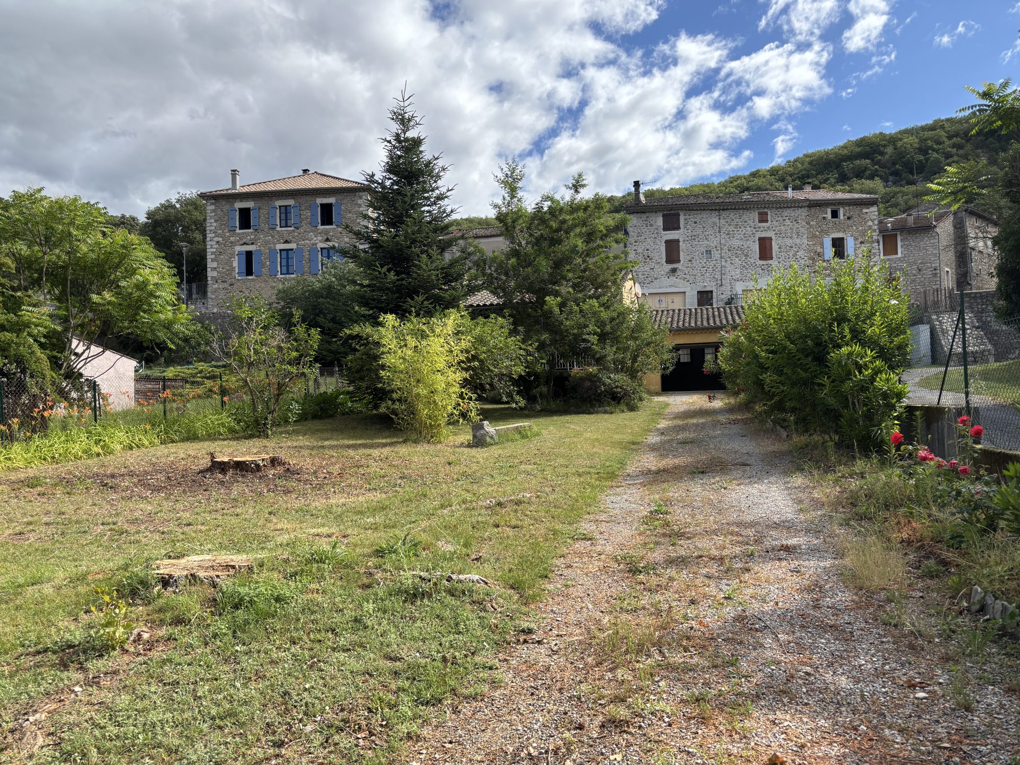 Maison – Vesseaux, Les Chaberts, Les Sabatiers - Plus