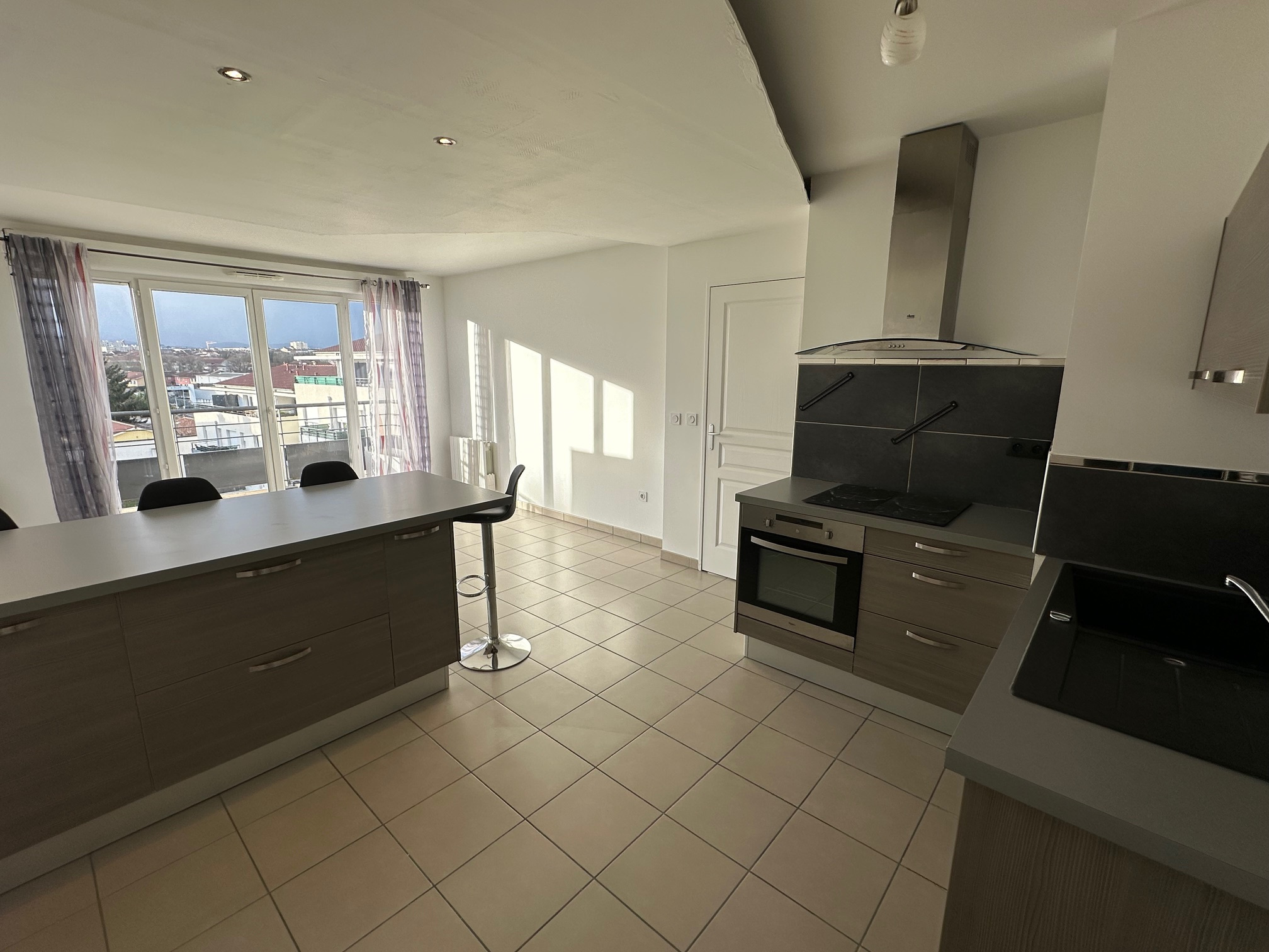 Appartement – VILLEFRANCHE SUR SAONE RHONE AUVERGNE-RHÔNE-ALPES - Vue 2