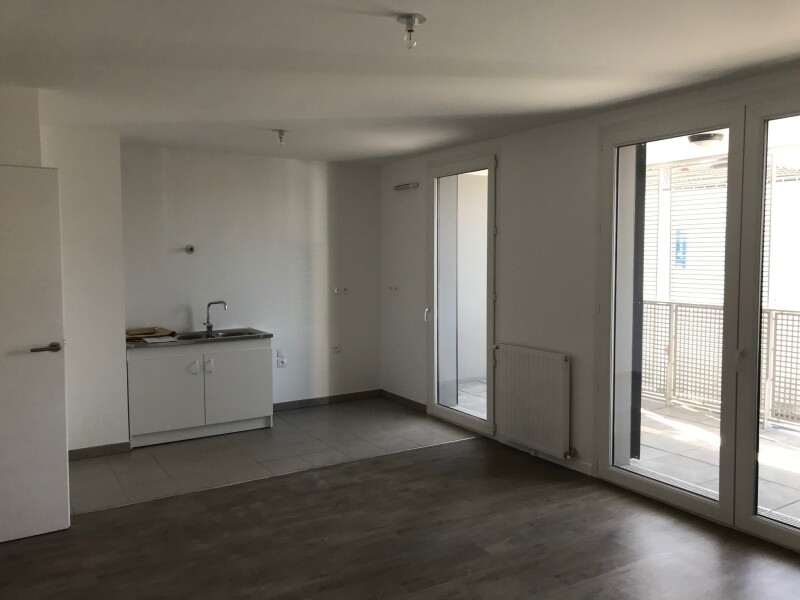 Appartement 3 pièces 65m² RIS ORANGIS 91130 photo 2