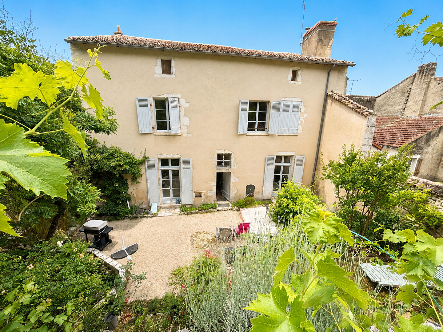 Maison 8 pièces 260 m² · à Chauvigny · 260 m² · 390 000 €