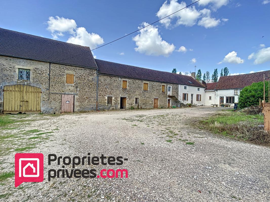 Maison 9 pièces 263 m² · à Guillon · 263 m² · 230 000 €