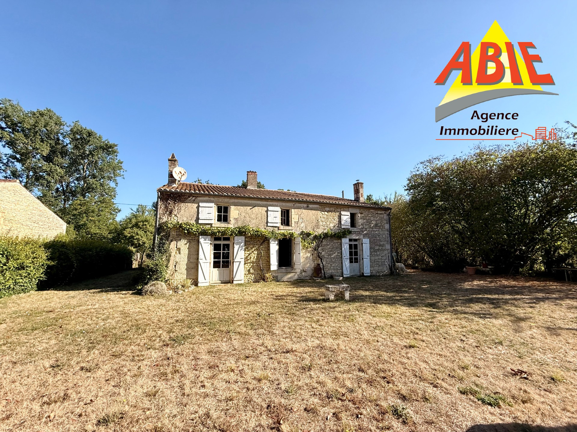 Maison 5 pièces 230 m² · à St Sigismond · 230 m² · 215 250 €