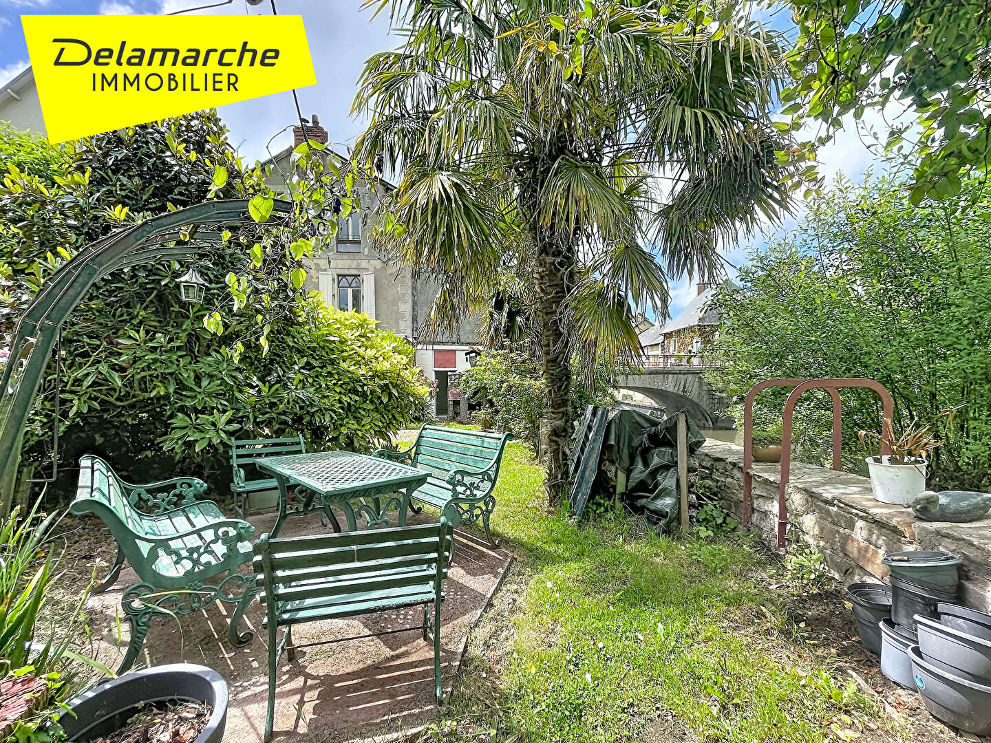 Maison 6 pièces 241 m² · à St Hilaire du Harcouet · 241 m² · 191 000 €