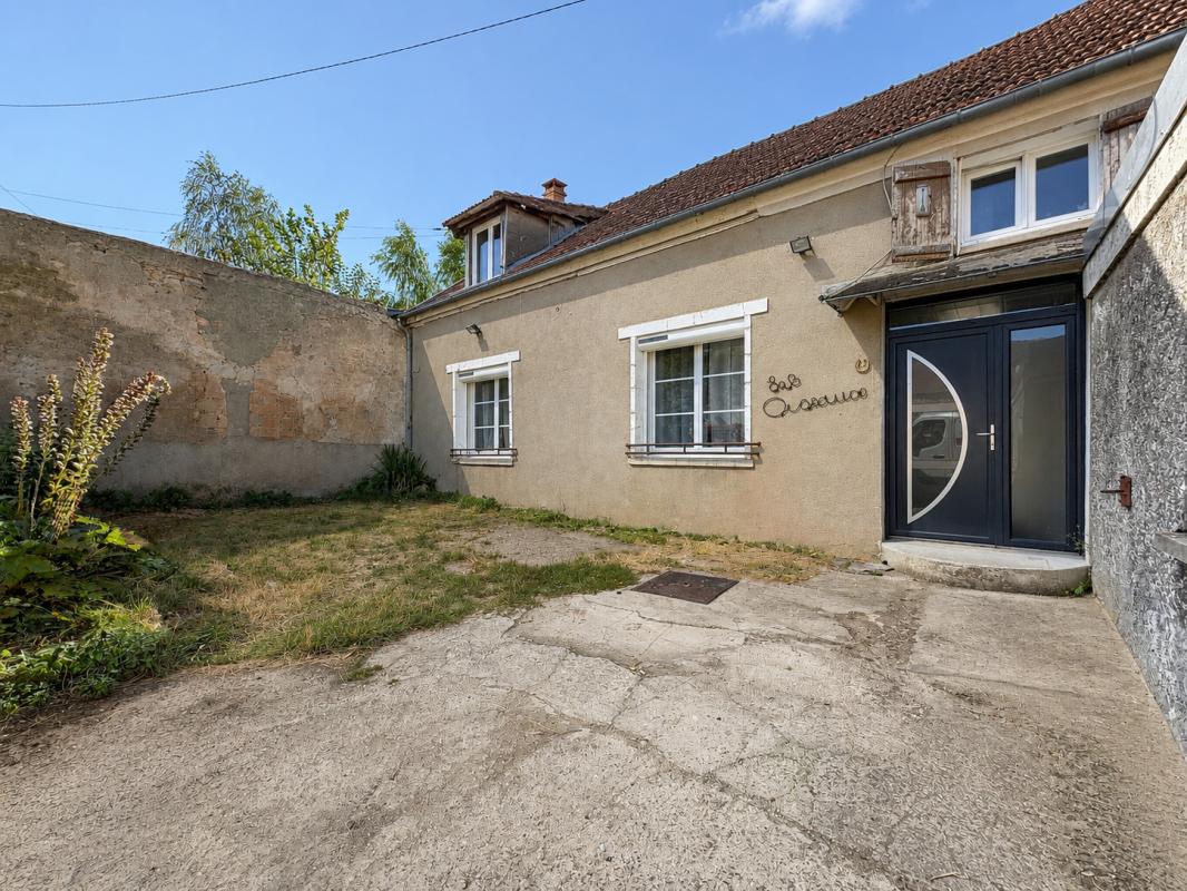 Maison 5 pièces 154 m² · à Saponay · 154 m² · 158 000 €