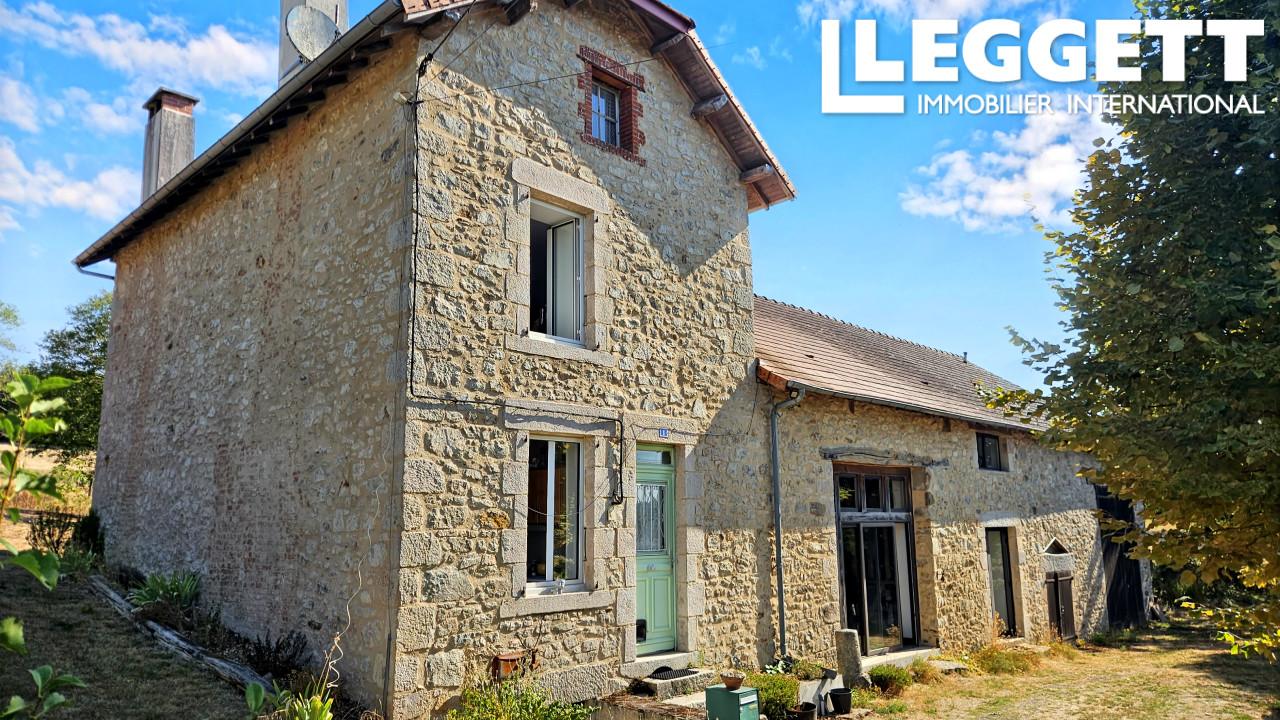 Maison 6 pièces 207 m² · à Bussiere Galant · 207 m² · 254 400 €
