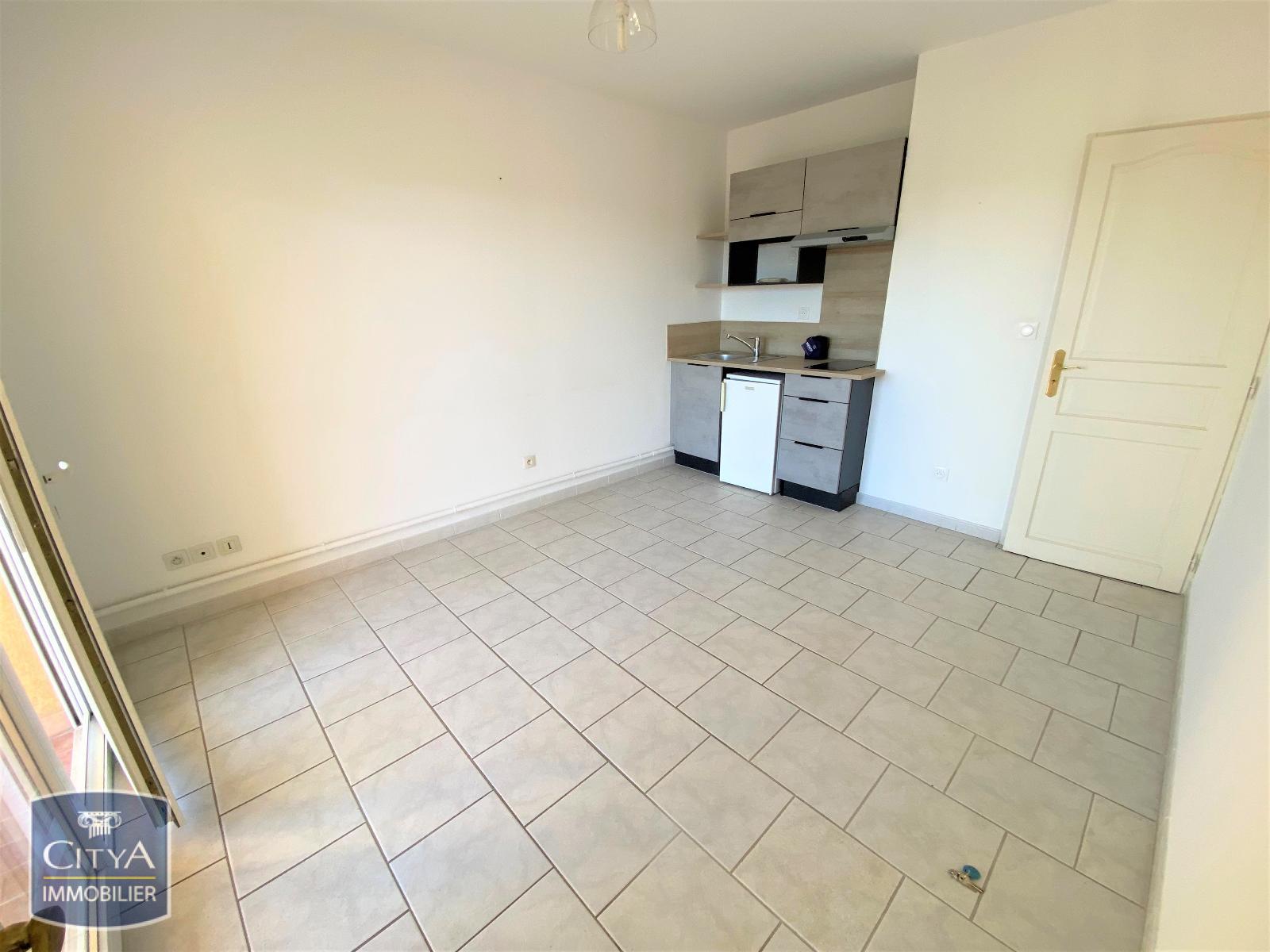 Appartement – PORT ST LOUIS DU RHONE BOUCHES-DU-RHONE PROVENCE-ALPES-COTE-D-AZUR - Vue 3