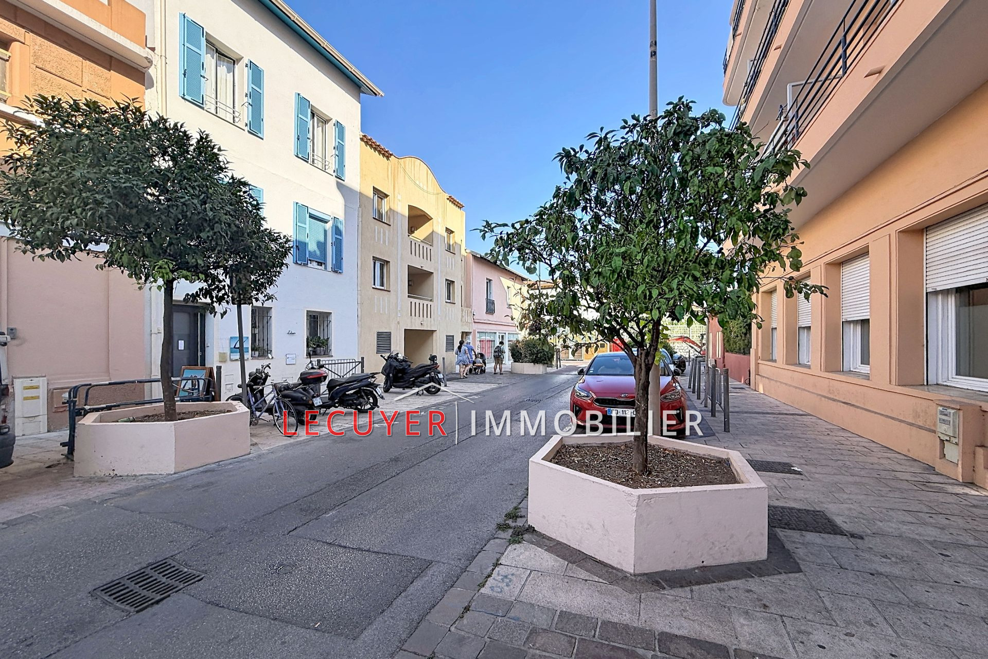 Appartement 2 pièces 240 m² · à Le Golfe Juan · 240 m² · 1 145 870 €