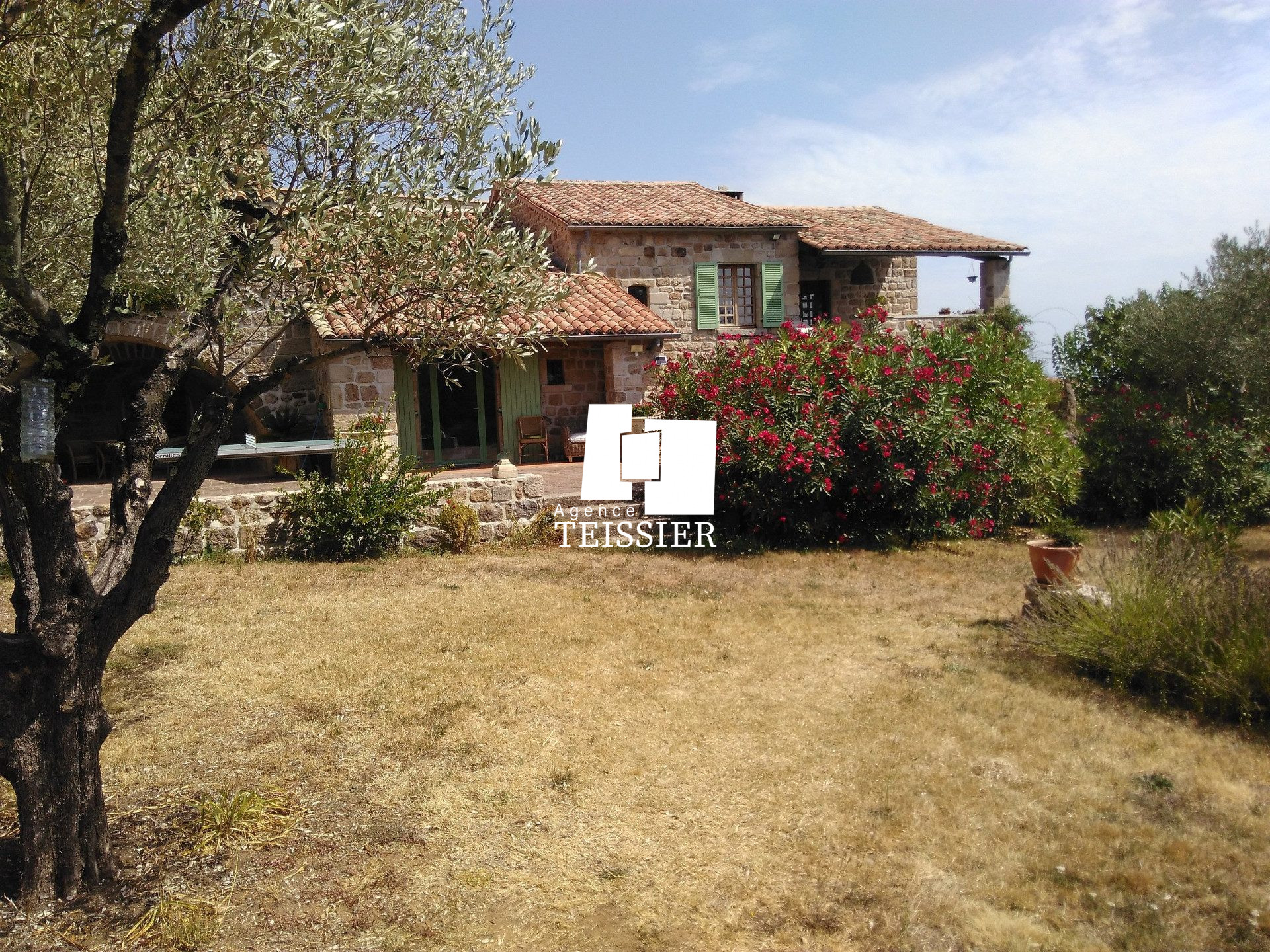 Maison 9 pièces 286 m² · à Payzac · 286 m² · 630 000 €
