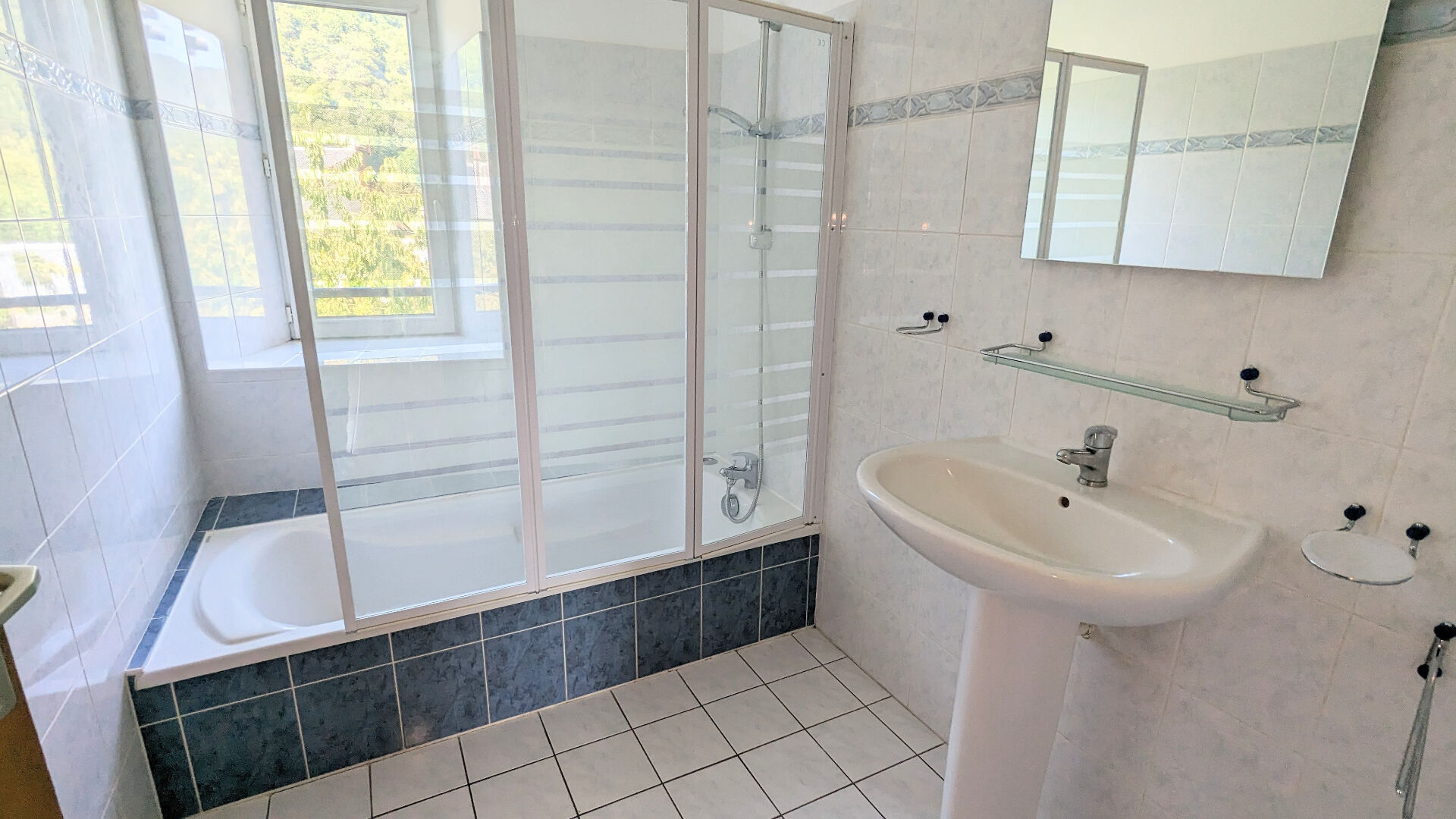 Appartement – ST GENIEZ D OLT ET D AUBRAC - Vue 5