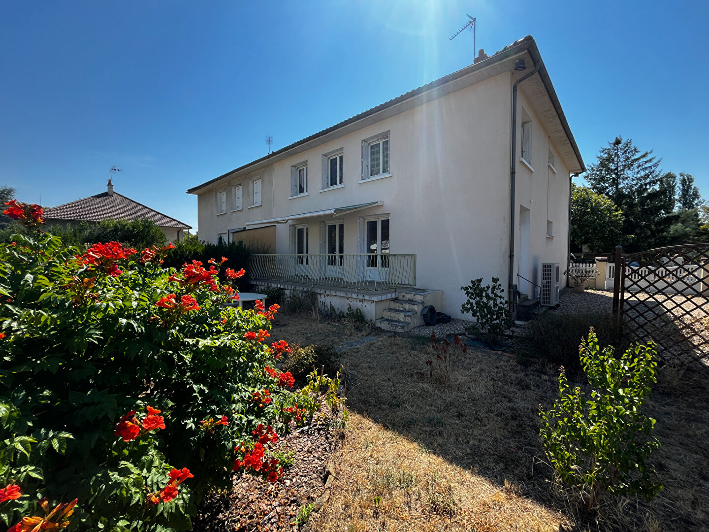 Maison 5 pièces 146 m² · à Lencloitre · 146 m² · 138 000 €