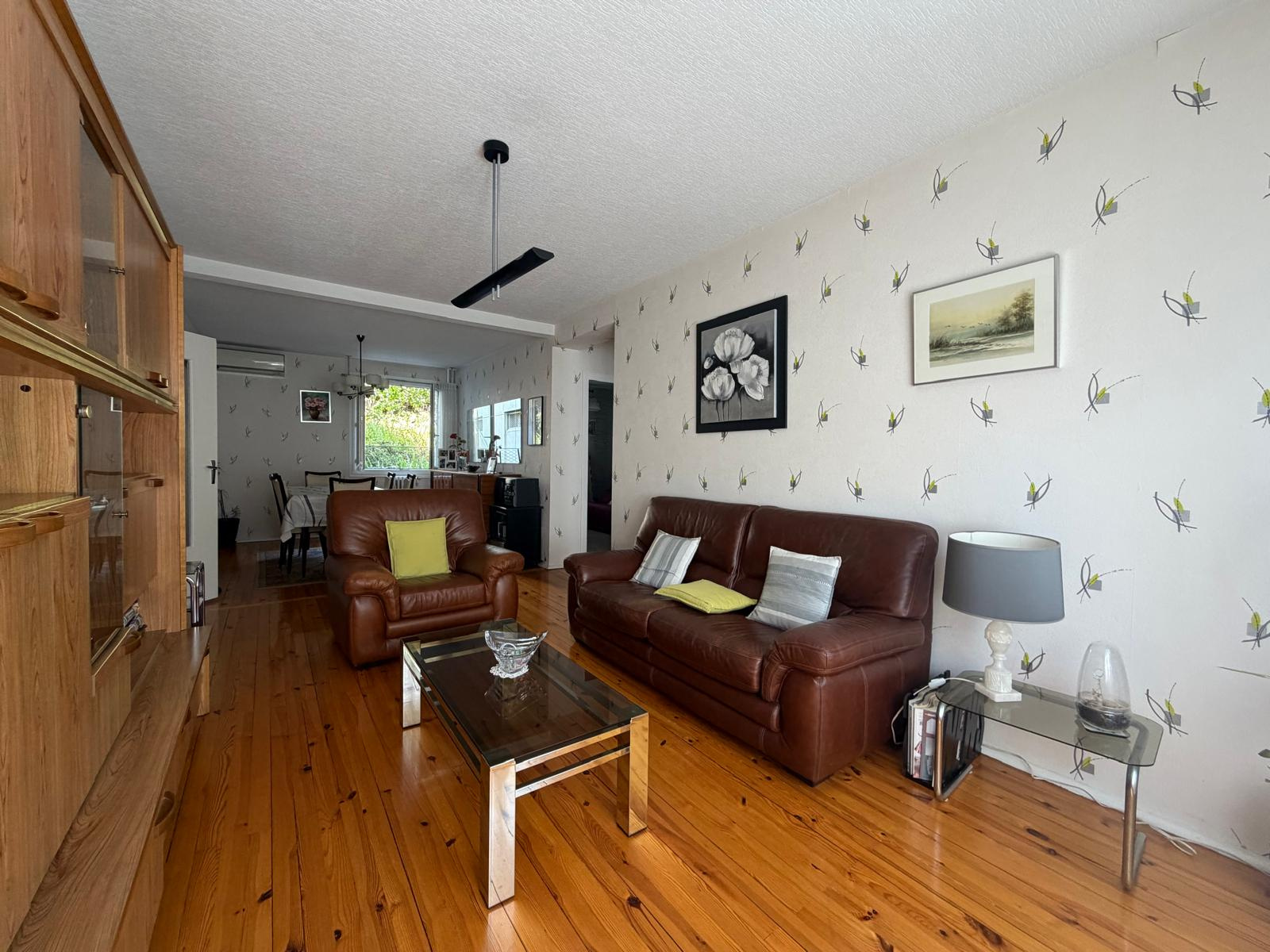 Appartement 3 pièces 64 m² · à St Etienne · 64 m² · 79 000 €
