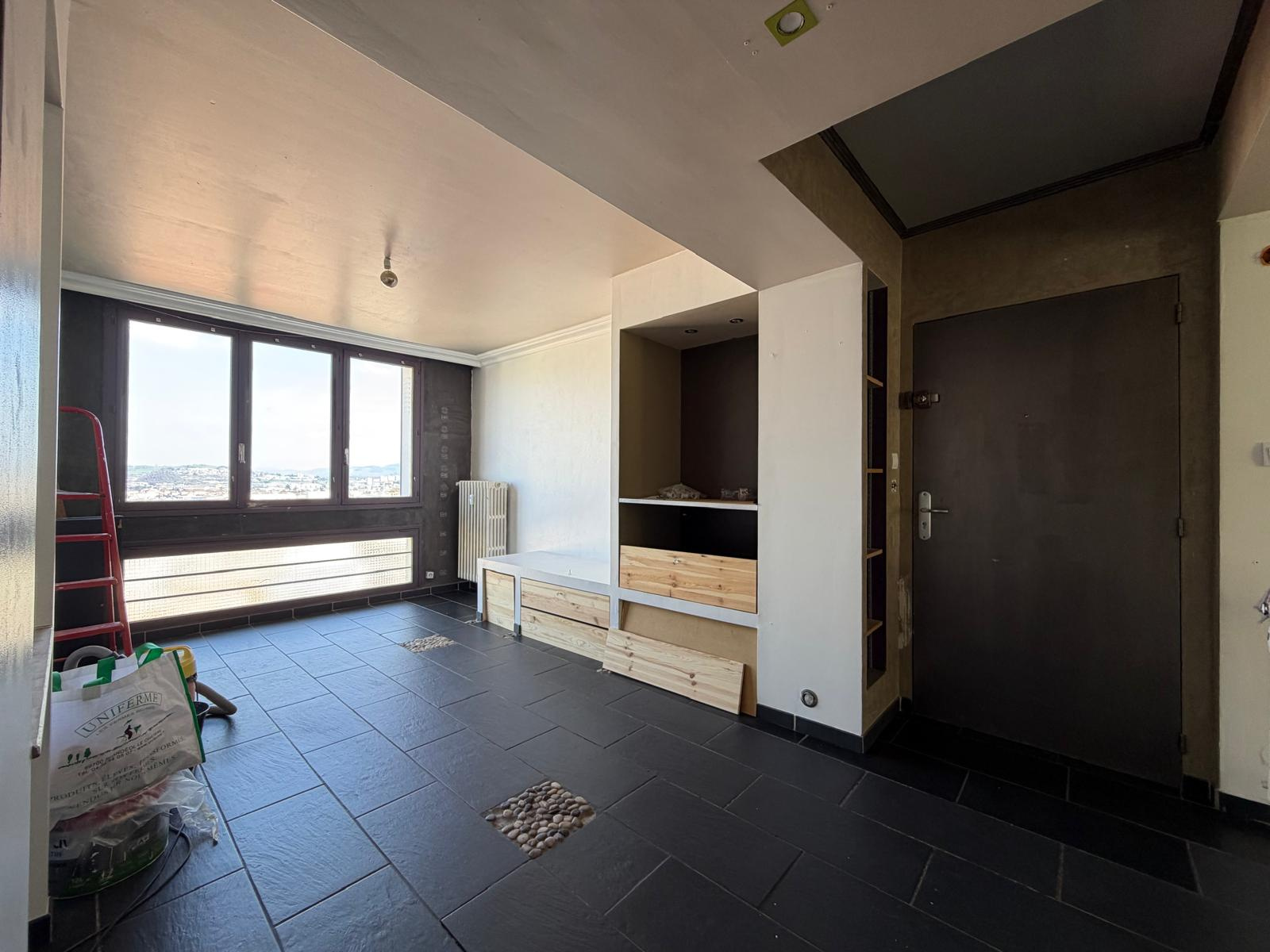 Appartement 3 pièces 53 m² · à St Etienne · 53 m² · 65 000 €
