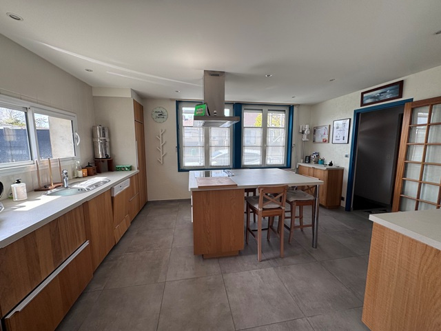 Maison 8 pièces 262 m² · à Saleux · 262 m² · 429 000 €