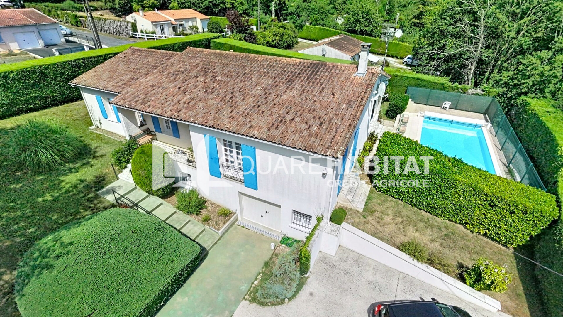 Maison 6 pièces 153 m² · à St Bris des Bois · 153 m² · 256 000 €