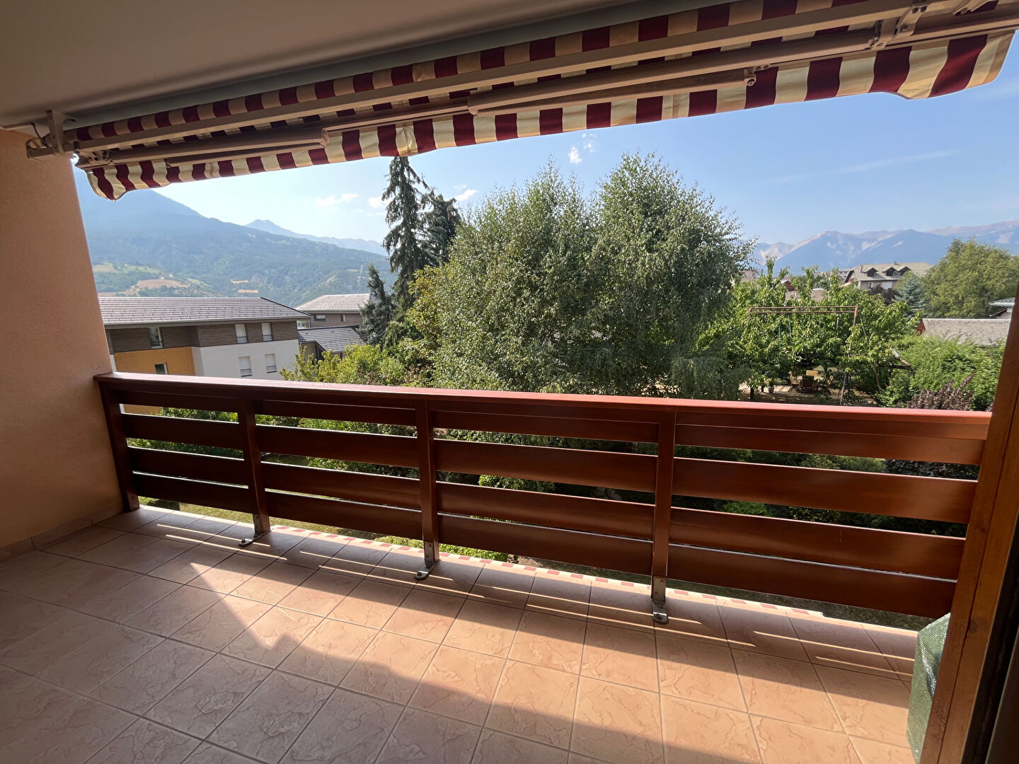 Appartement – EMBRUN HAUTES-ALPES PROVENCE-ALPES-COTE-D-AZUR - Vue 5