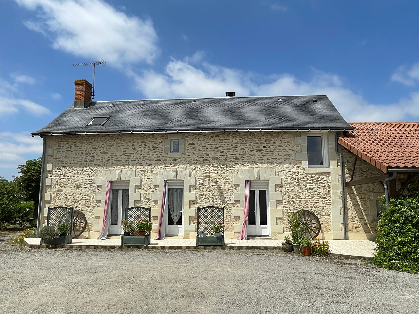 Maison 6 pièces 171 m² · à Lencloitre · 171 m² · 207 000 €