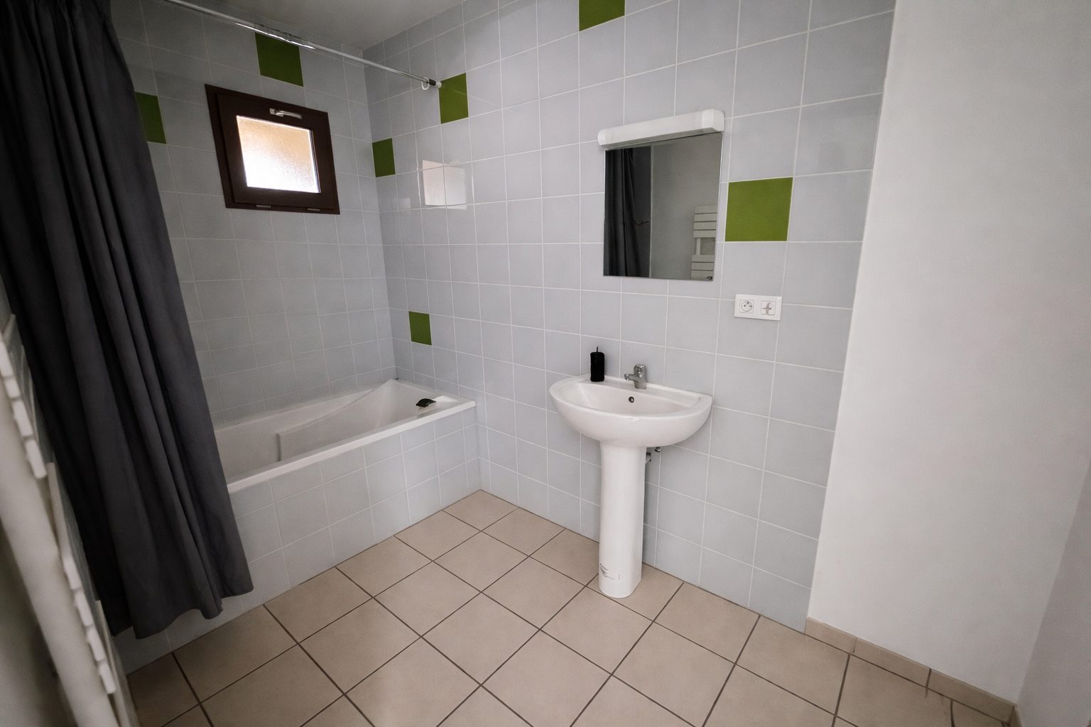 Appartement – ROMANS SUR ISERE DROME AUVERGNE-RHÔNE-ALPES - Vue 4