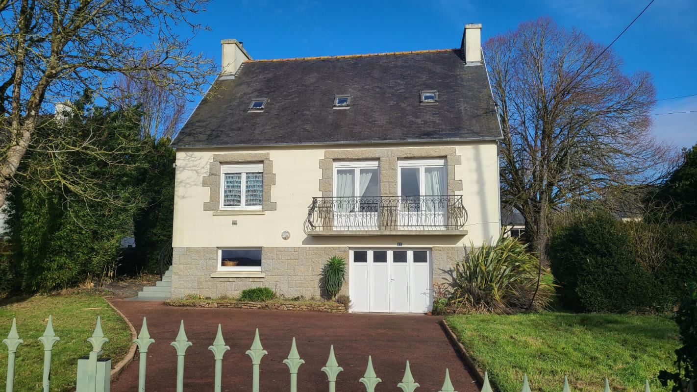 Maison – Plougonven, Kermadec, Fontaine Christ