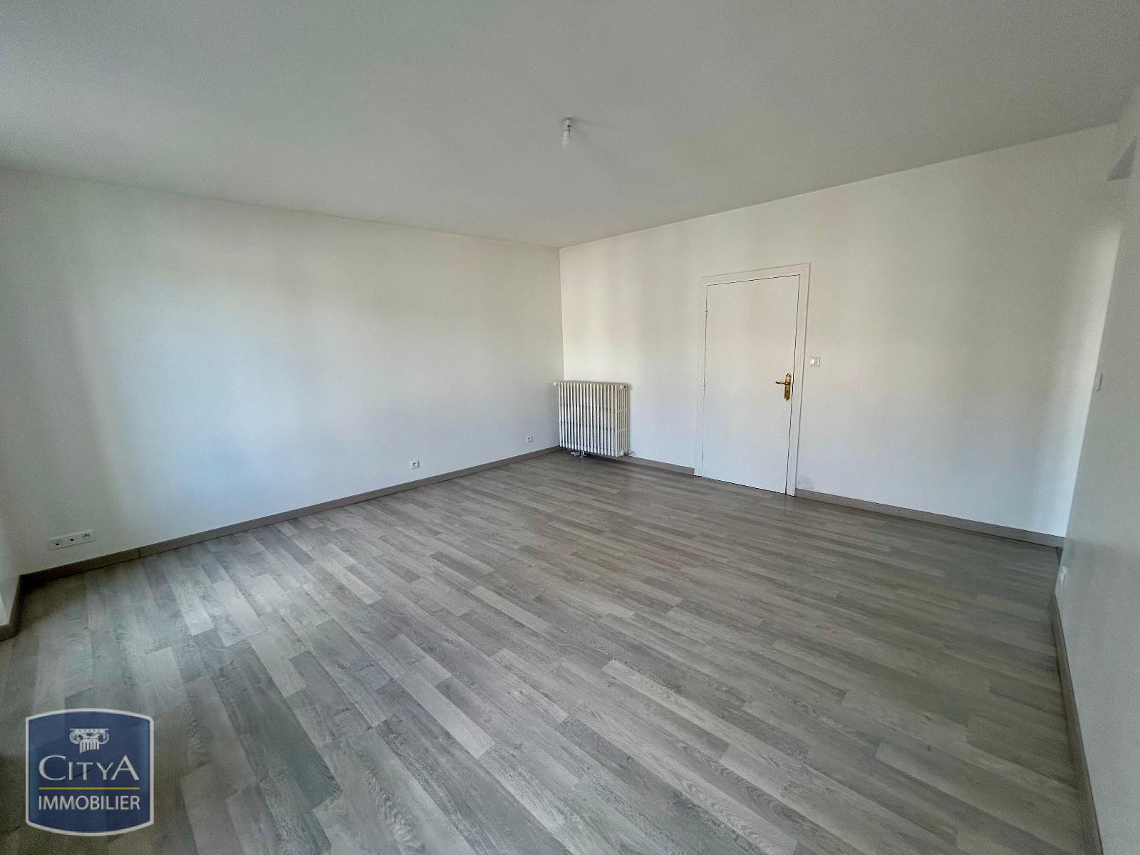 Appartement – ST MACAIRE EN MAUGES MAINE-ET-LOIRE PAYS-DE-LA-LOIRE - Vue 3