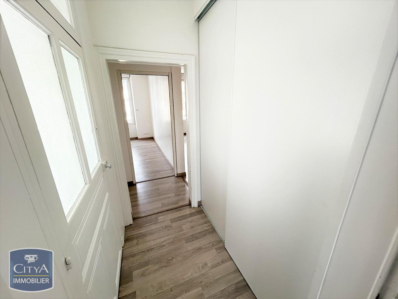 Appartement – ST MACAIRE EN MAUGES MAINE-ET-LOIRE PAYS-DE-LA-LOIRE - Vue 4