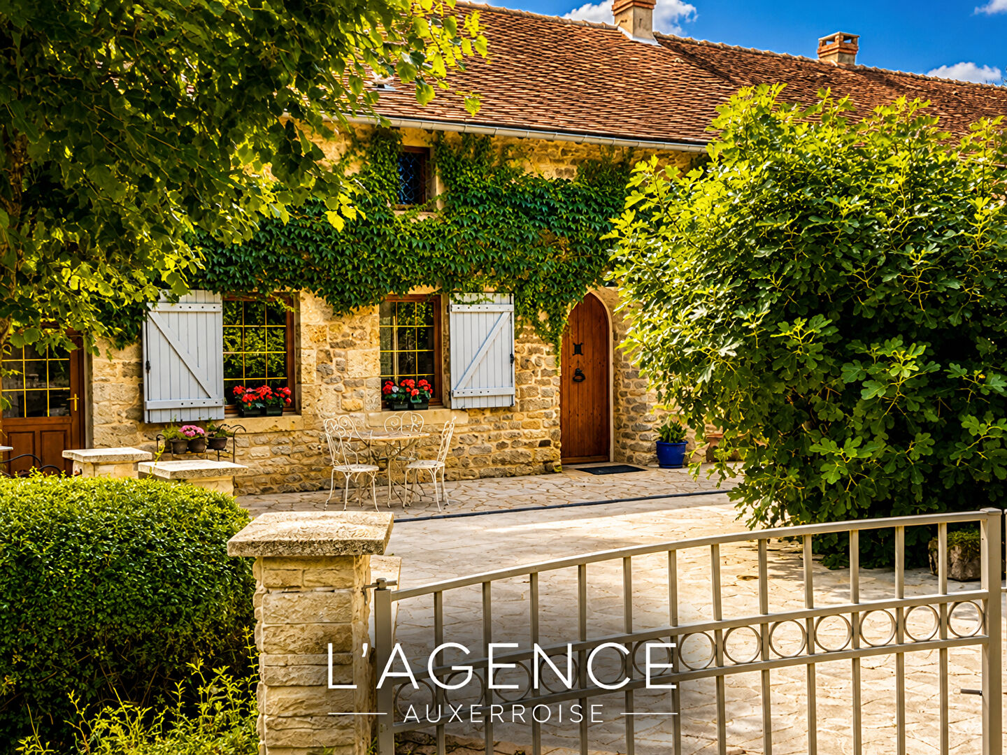 Maison 11 pièces 244 m² · à Bazoches · 244 m² · 299 000 €