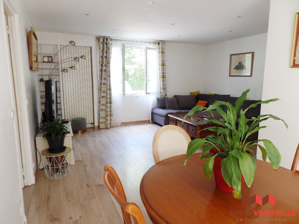 Appartement 4 pièces 79 m² · à La Celle St Cloud · 79 m² · 299 000 €