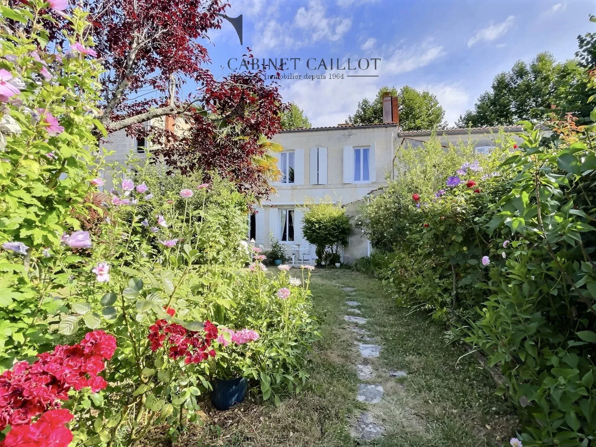 Maison 10 pièces 184 m² · à Saintes · 184 m² · 535 500 €