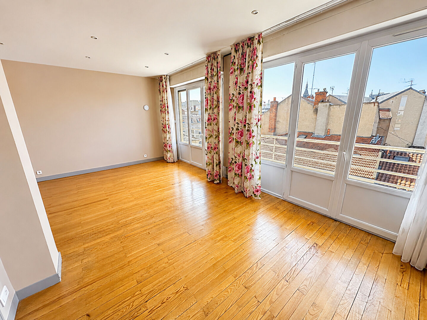 Appartement 4 pièces 109 m² · à Roanne · 109 m² · 150 000 €