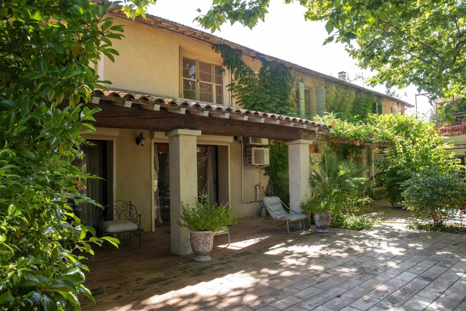 Maison 23 pièces 805 m² · à Fourques · 805 m² · 1 378 000 €