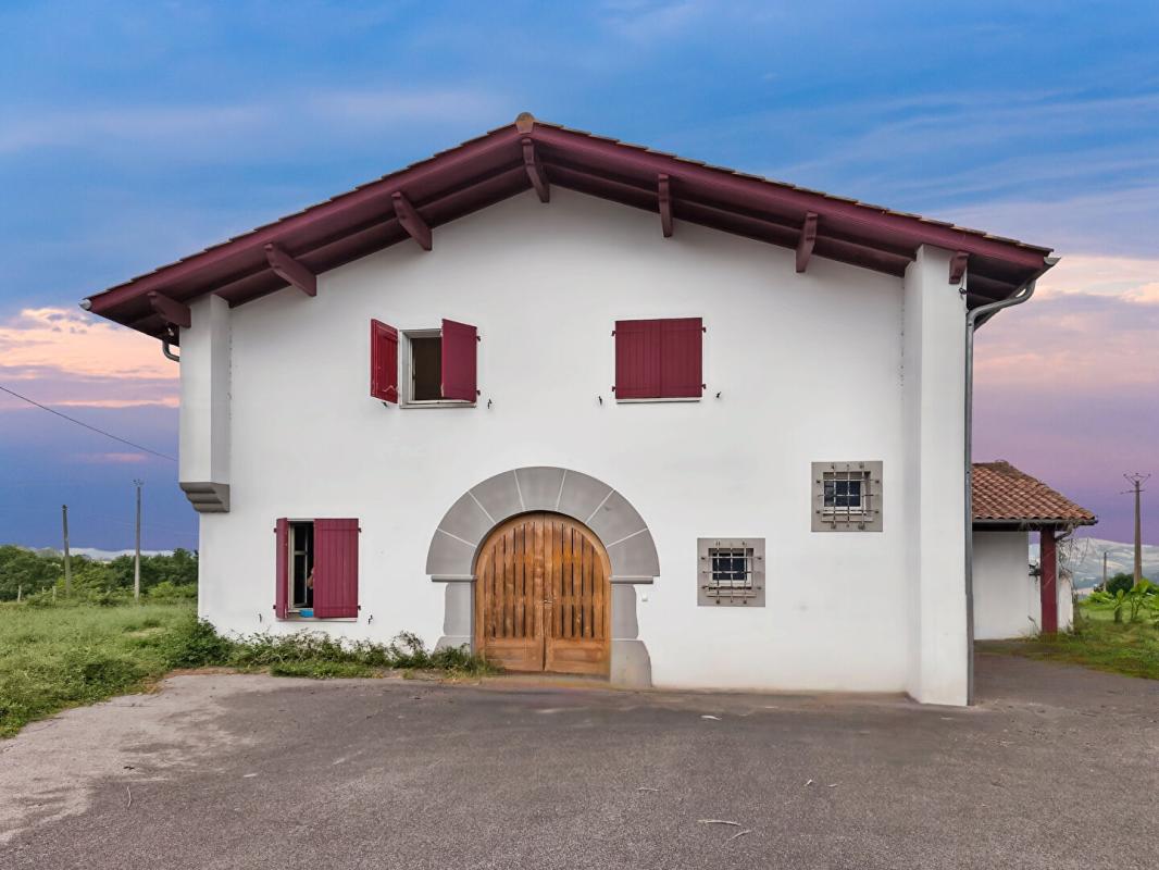 Maison 7 pièces 307 m² · à St Palais · 307 m² · 750 000 €